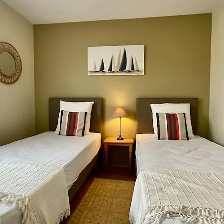 Merlidunes Proche De La *